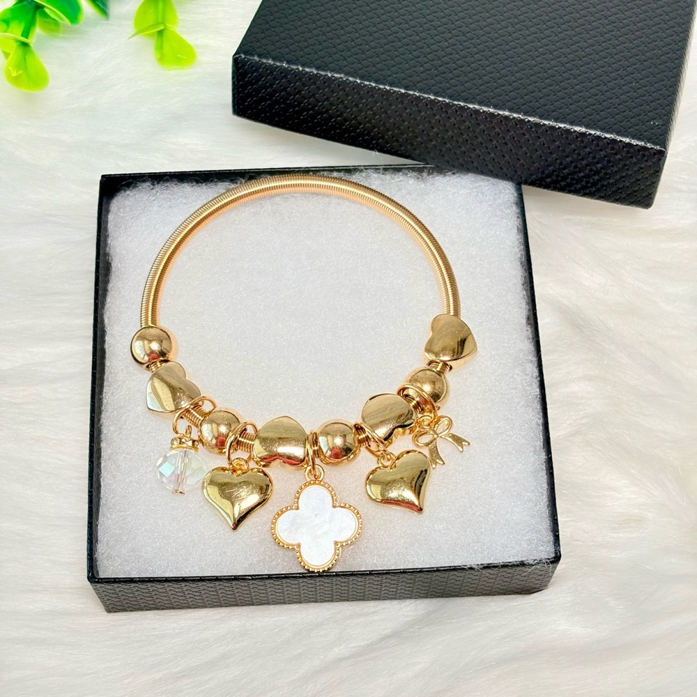 Gold Clover Charm Bracelet with Hearts - Picture 9 of 12